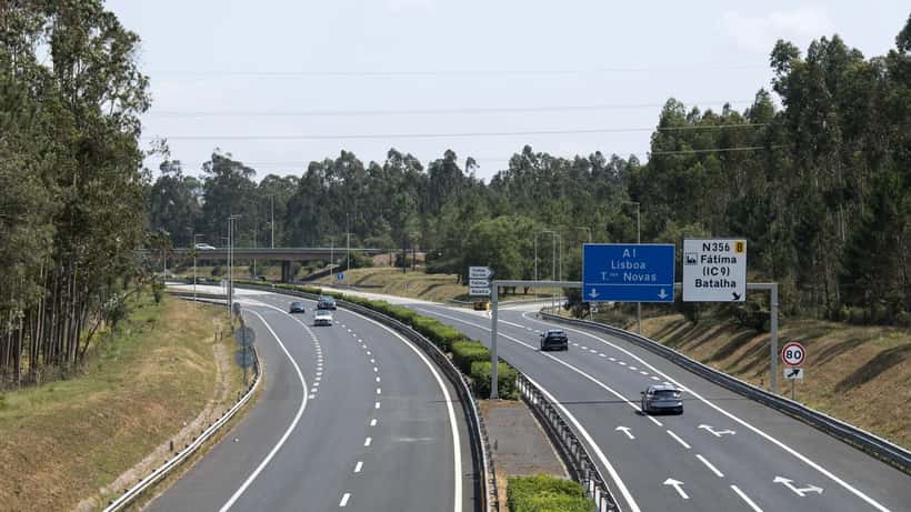 Autoestrada portuguesa A1 em Fátima, representativa das vias geridas pela Igneo/AENL incluindo a A28