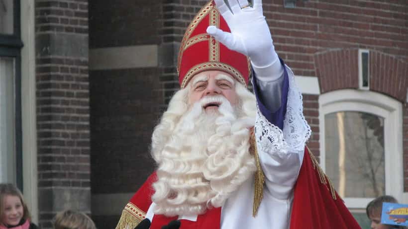Sinterklaas komt aan in Nederland - jaarlijkse intocht traditie