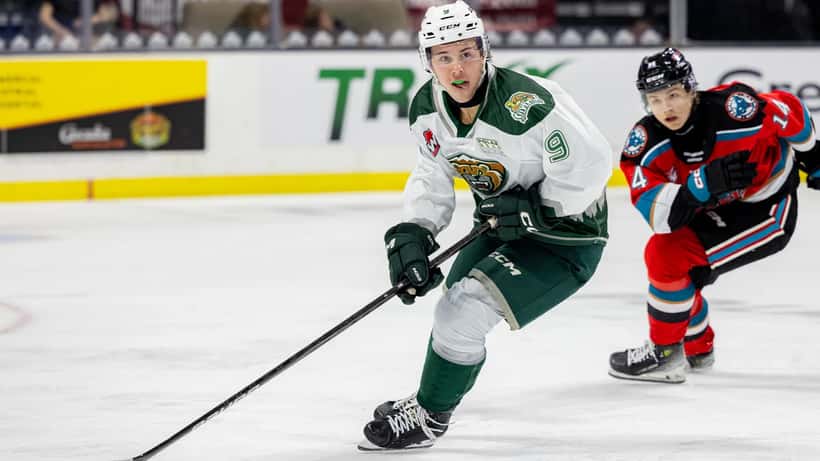 Landon DuPont en action avec les Everett Silvertips, 2024