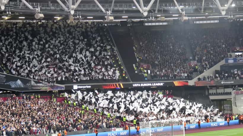 Eintracht Frankfurt Fans im Stadion