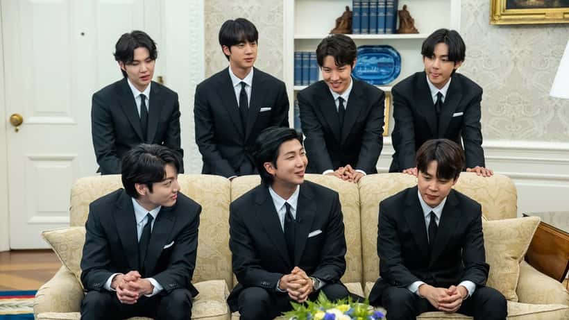 BTS, el grupo musical gestionado por HYBE, durante su visita a la Casa Blanca en mayo de 2022