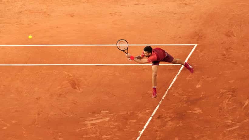 Novak Djokovic op Roland Garros 2024, klaar voor zijn comeback op Wimbledon 2026