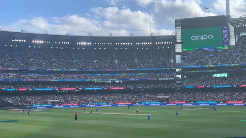Joueuses de cricket lors de la finale de la Coupe du monde féminine de T20