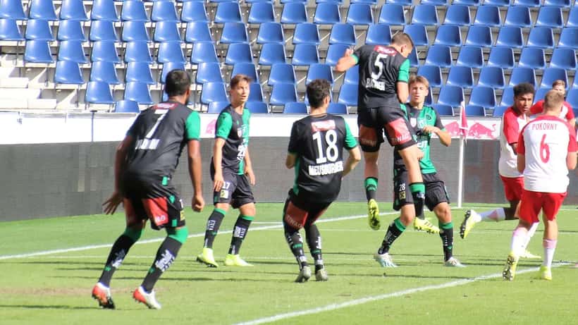 Felix Bacher beim Fußballspiel FC Liefering gegen FC Wacker Innsbruck