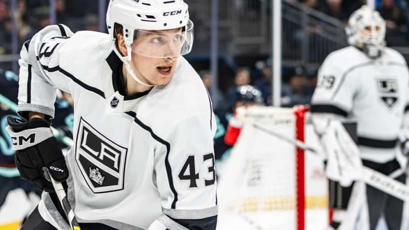 Jacob Movärare i LA Kings-tröjan på isen