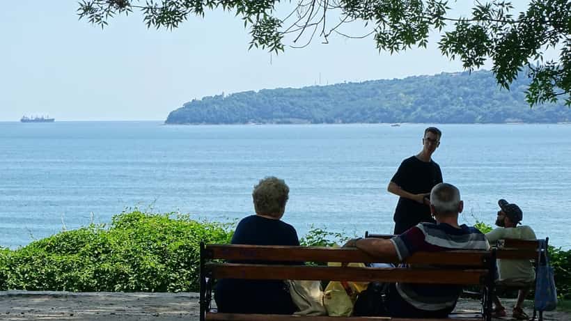 Primorski Park en de Zwarte Zee in Varna, Bulgarije — populaire bestemming voor buitenlandse vastgoedinvesteerders