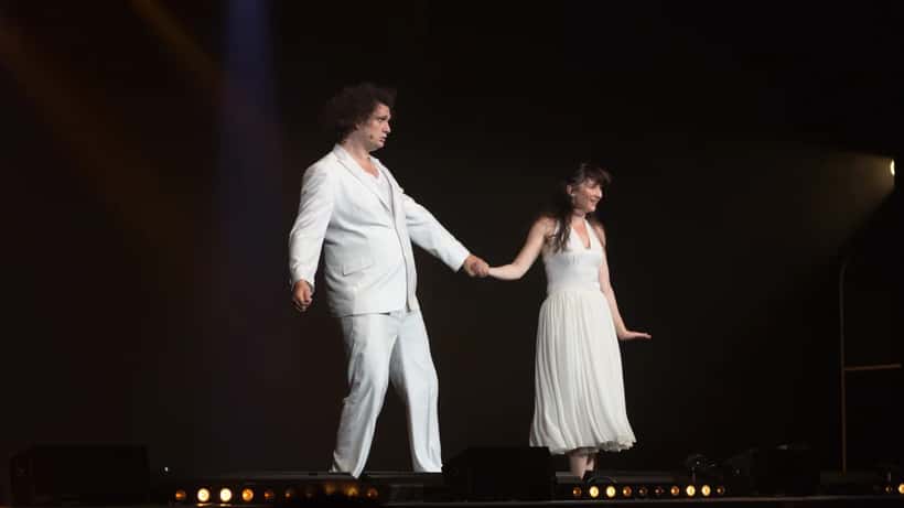Éric Antoine, magicien et animateur TV français, lors d'un spectacle