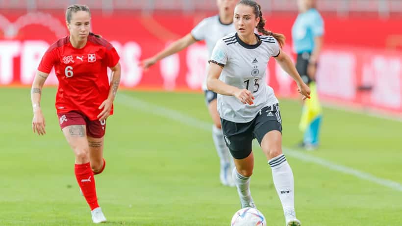 Joueuses de la Nati féminine suisse lors d'un match international de football féminin