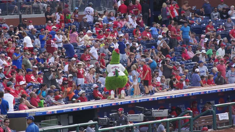 Match de baseball des Philadelphia Phillies contre les Dodgers à Citizens Bank Park, stade plein