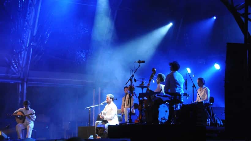 António Zambujo, músico português, em palco durante concerto