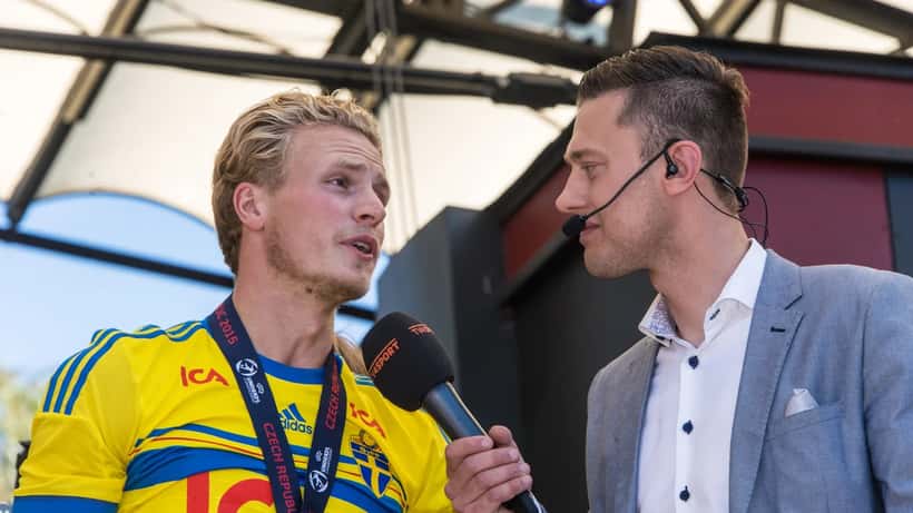 Oscar Hiljemark, svensk fotbollstränare, under match 2015