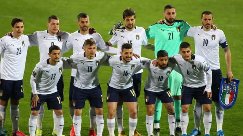 Seleção italiana de futebol reunida para foto oficial