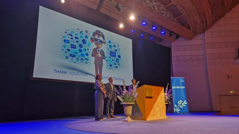 Paneldiskussion om AI på konferens i Stockholm