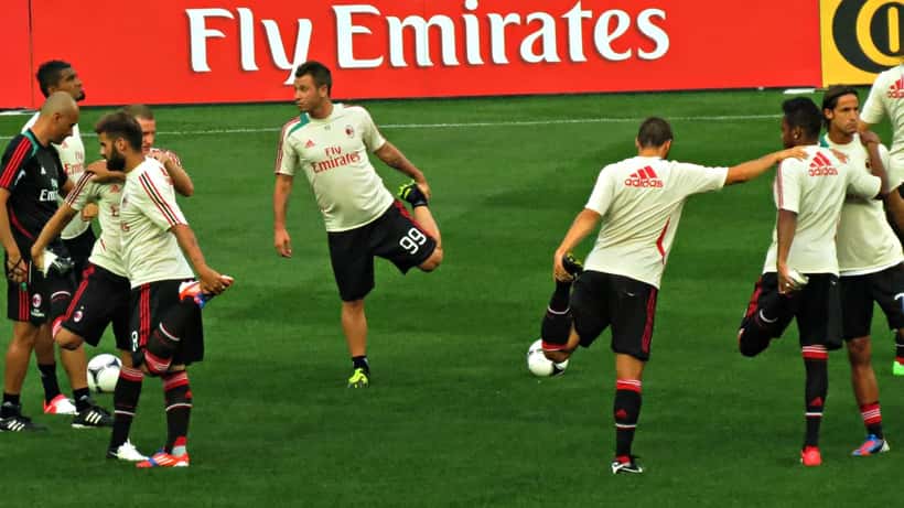 Giocatori dell'AC Milan durante un allenamento, a rispecchiare il nuovo approccio data-driven di Almstadt