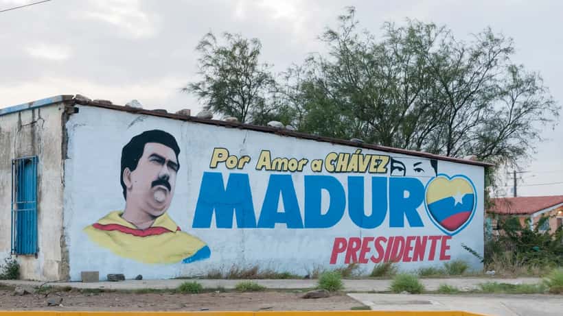 Nicolas Maduro political advertising billboard