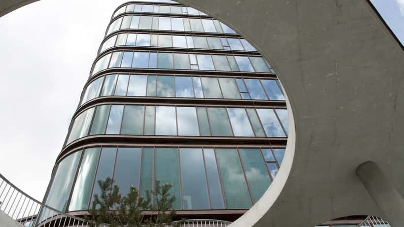 SEB:s bankkontor i Köpenhamn med bankens logotyp synlig