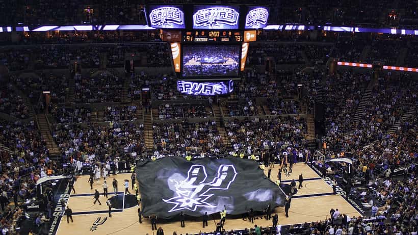 Partida de basquete entre Los Angeles Lakers e San Antonio Spurs na NBA