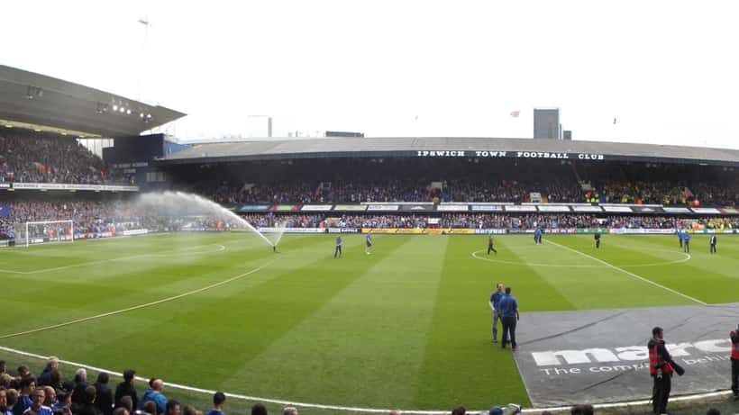 Portman Road -stadion täynnä katsojia Ipswich Townin Premier League -ottelussa