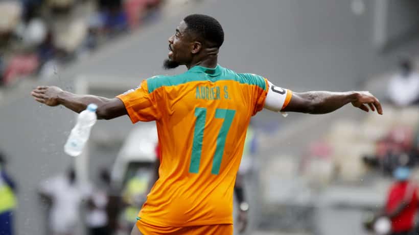 Capitaine de la Côte d'Ivoire lors d'un match international de football
