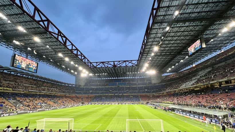 Vue du Stade Giuseppe Meazza à Milan, San Siro, siège de l'AC Milan en Serie A