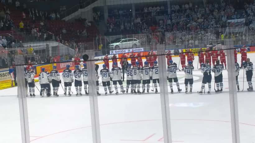 Suomen jääkiekkomaajoukkue MM-kisoissa, pelaajat taistelevat jäällä