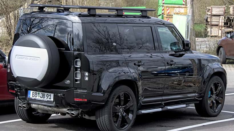 Land Rover Defender L663 V8 affected by the 2026 DC-DC converter recall in Canada