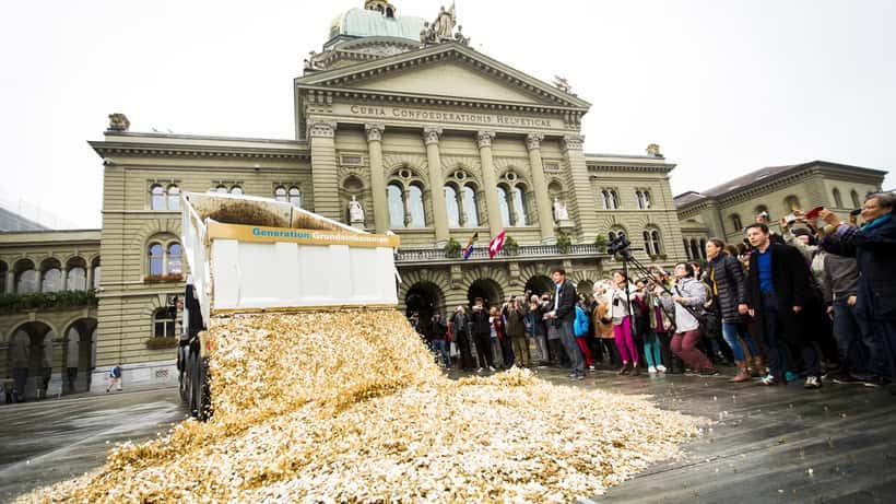Place du Parlement à Berne lors d'une votation fédérale suisse