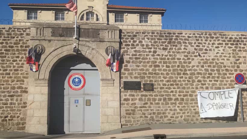 Grève des agents pénitenciaires devant une maison d'arrêt française, Haute-Loire 2026