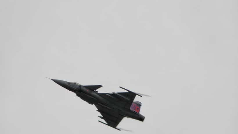 JAS 39 Gripen -hävittäjä lentää Ruotsin ilmavoimien NATO-harjoituksessa