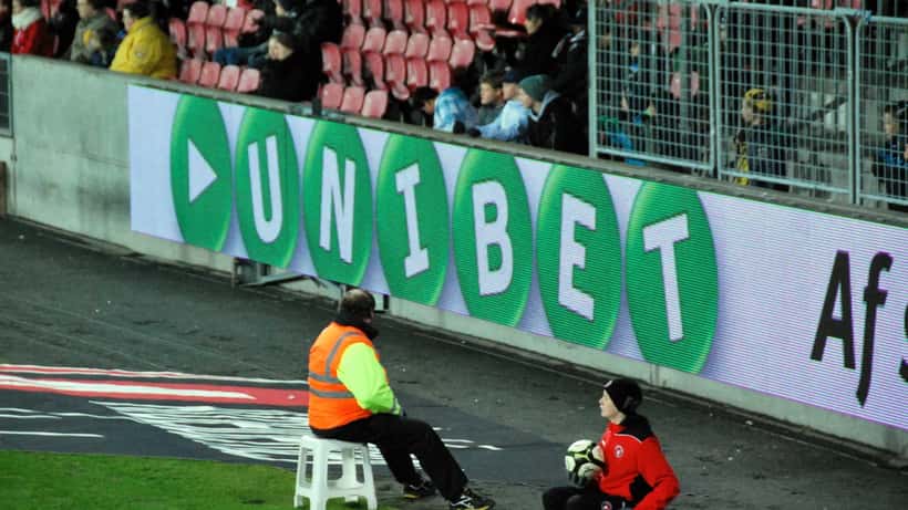 FC Midtjylland fodboldkamp i dansk Superliga — sportskontrakter og karriereplanlægning