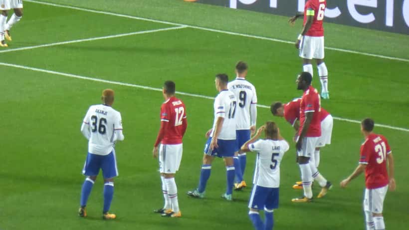 Jogadores do Manchester United em ação durante partida da UEFA Champions League em Old Trafford