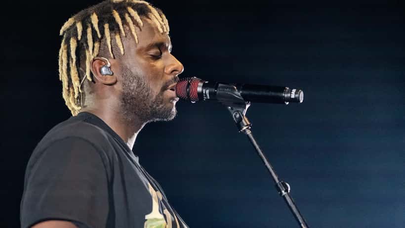 Myles Smith performing live on tour in London, 2025