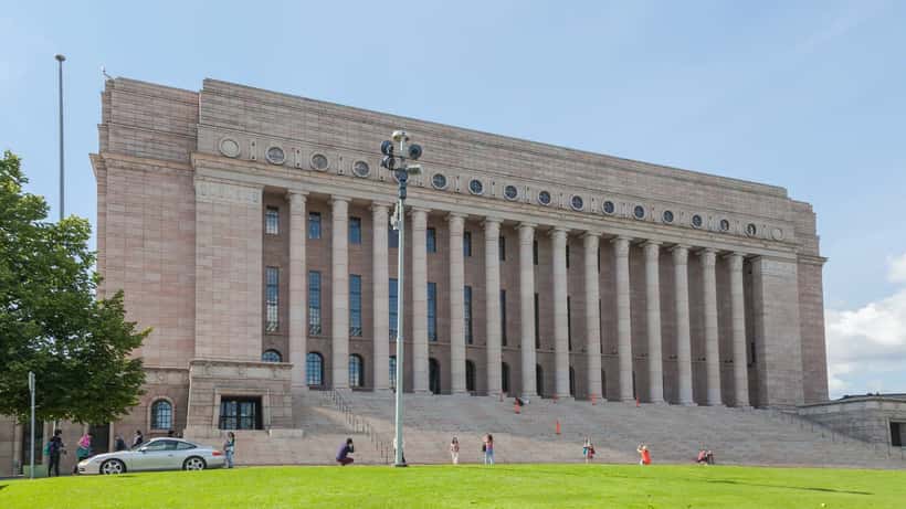 Suomen eduskunta Helsinki, Parlamento-rakennus