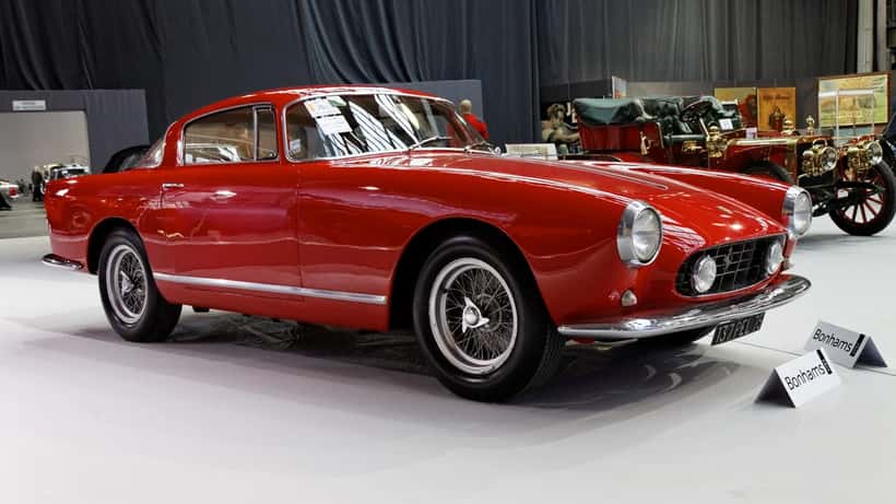 Ferrari 250GT Berlinetta à une vente aux enchères Bonhams Paris, illustration du marché des voitures de collection