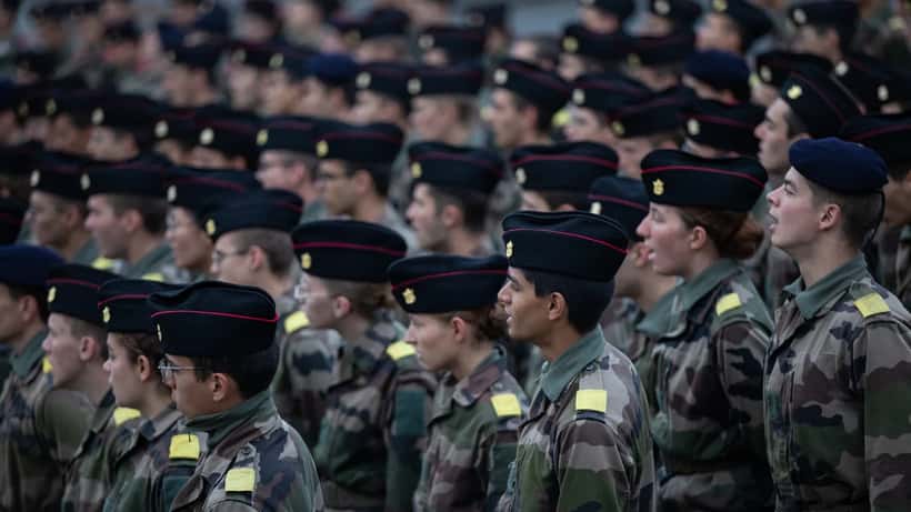 Camp militaire de La Courtine, terrain d'entraînement dans la Creuse