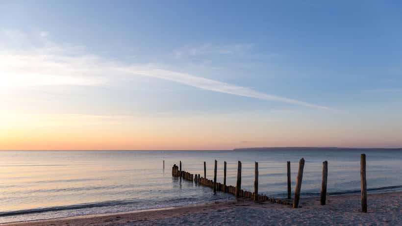 Lever de soleil sur le ponton de Juliusruh, île de Rügen, Mecklembourg-Poméranie-Occidentale