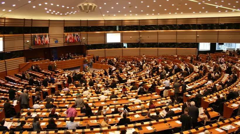 Hemiciclo do Parlamento Europeu em Bruxelas, sede das decisões sobre fundos estruturais