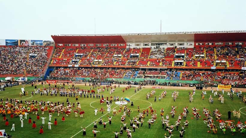 Tifosi della nazionale peruviana festeggiano una vittoria
