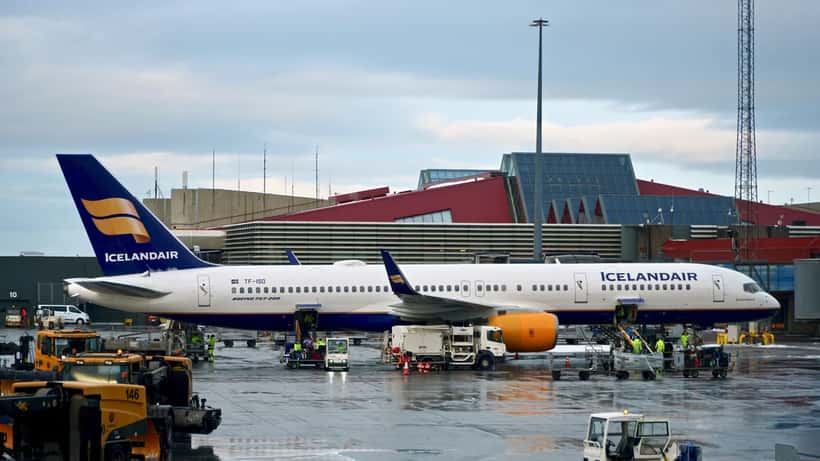 Icelandair Boeing 757 flugvél á Reykjavíkurflugvelli