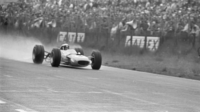 Jackie Stewart sous la pluie à Zandvoort lors du Grand Prix de Formule 1 en 1968