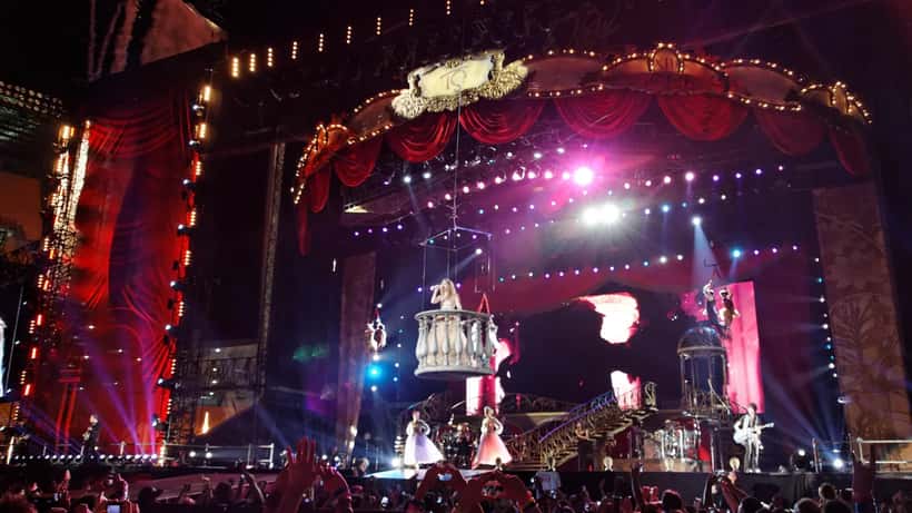 Taylor Swift op het podium — patient zero besmetting Nederland gezondheidsadvies