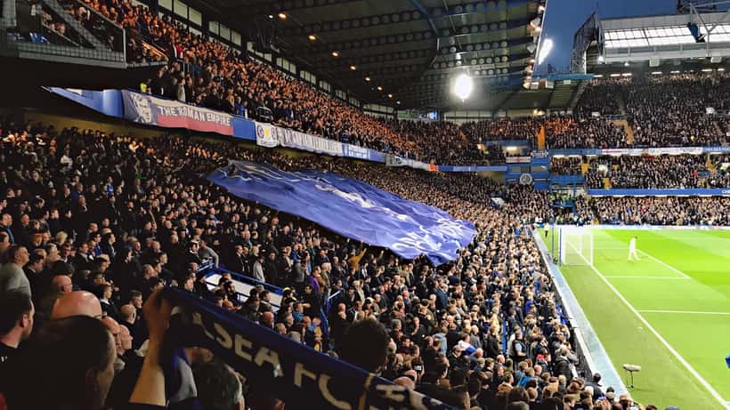Stamford Bridge stadion i London, hjemmebane for Chelsea FC, under en Premier League-kamp i 2026