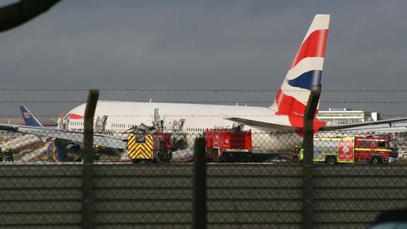 British Airways Boeing 777 aircraft in flight, similar to BA295 operated on the London-Chicago route