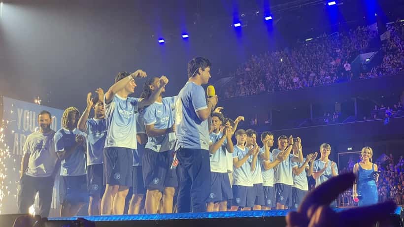 Manchester City unga talanger firar på Etihad Stadium 2026