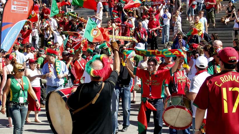 Supporters arborant les couleurs du Portugal lors d'un match de la Coupe du Monde de football