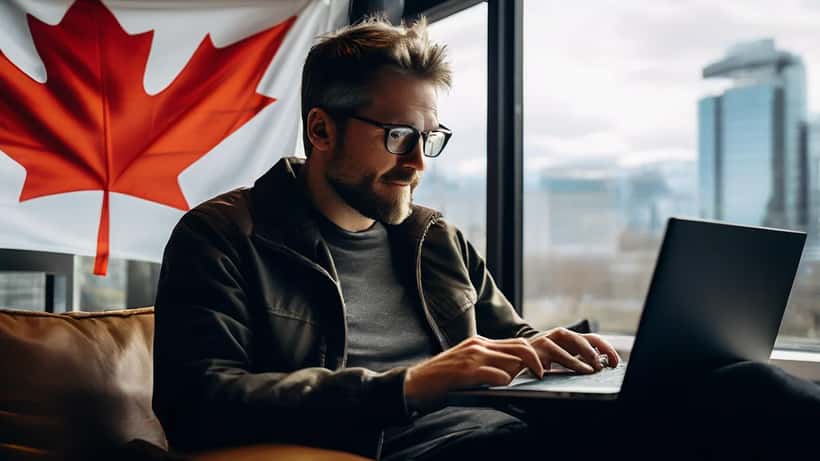 Canadian professional concerned about email storage warning on laptop screen