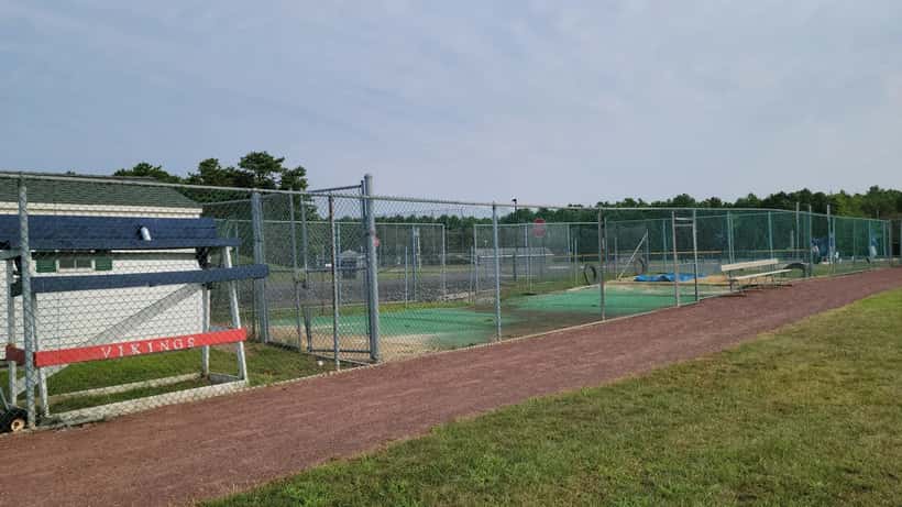 Campo de béisbol con bullpen en New Jersey, EE.UU.