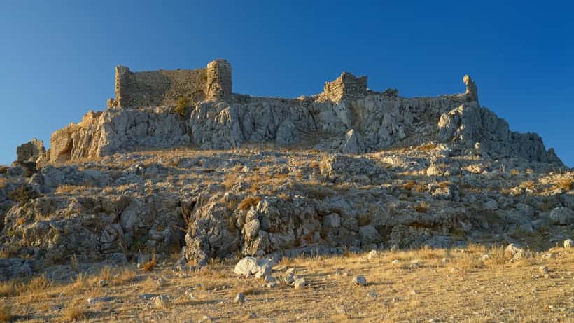 Vue sur le château de Charaki à Rhodes, île grecque de la mer Égée