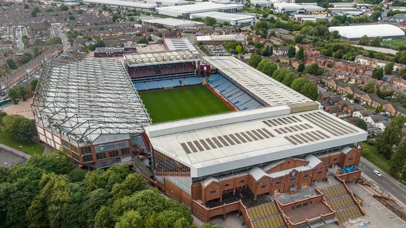 Vista aérea do Villa Park, estádio do Aston Villa Football Club, em Birmingham