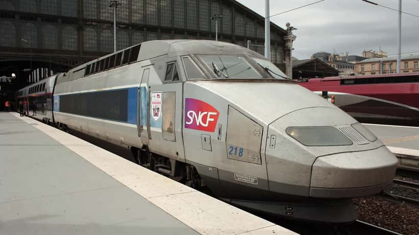 Rame TGV Duplex à quai en gare du Nord, train SNCF grande vitesse